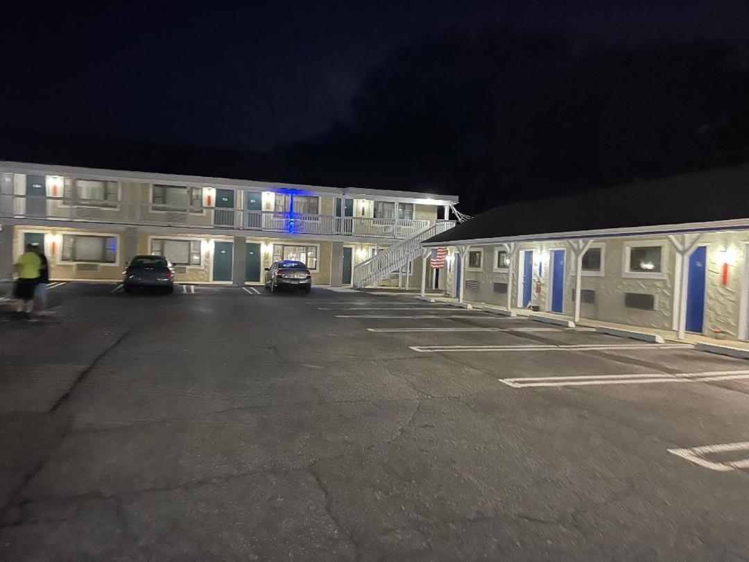 Point Pleasant Inn พอยท์เพลสเซนท์บีช ภายนอก รูปภาพ